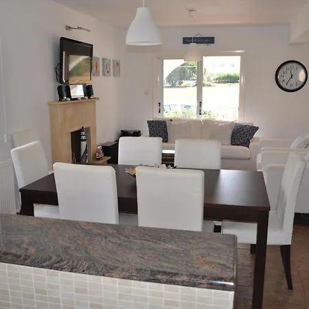 The Ultimate Guide To Renting Your Luxury 4 Bedroom Villa Near The Beach, Protaras Villa 1527